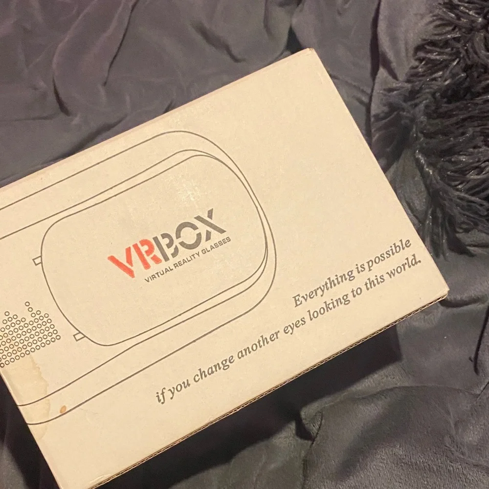 VR BOX Virtual Reality Headset - Black and White